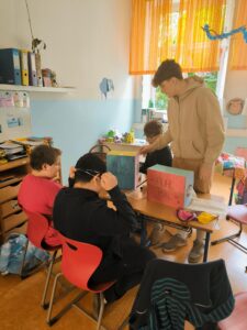 Mehr über den Artikel erfahren Schülerinnen und Schüler besuchen die ASO Ybbs!